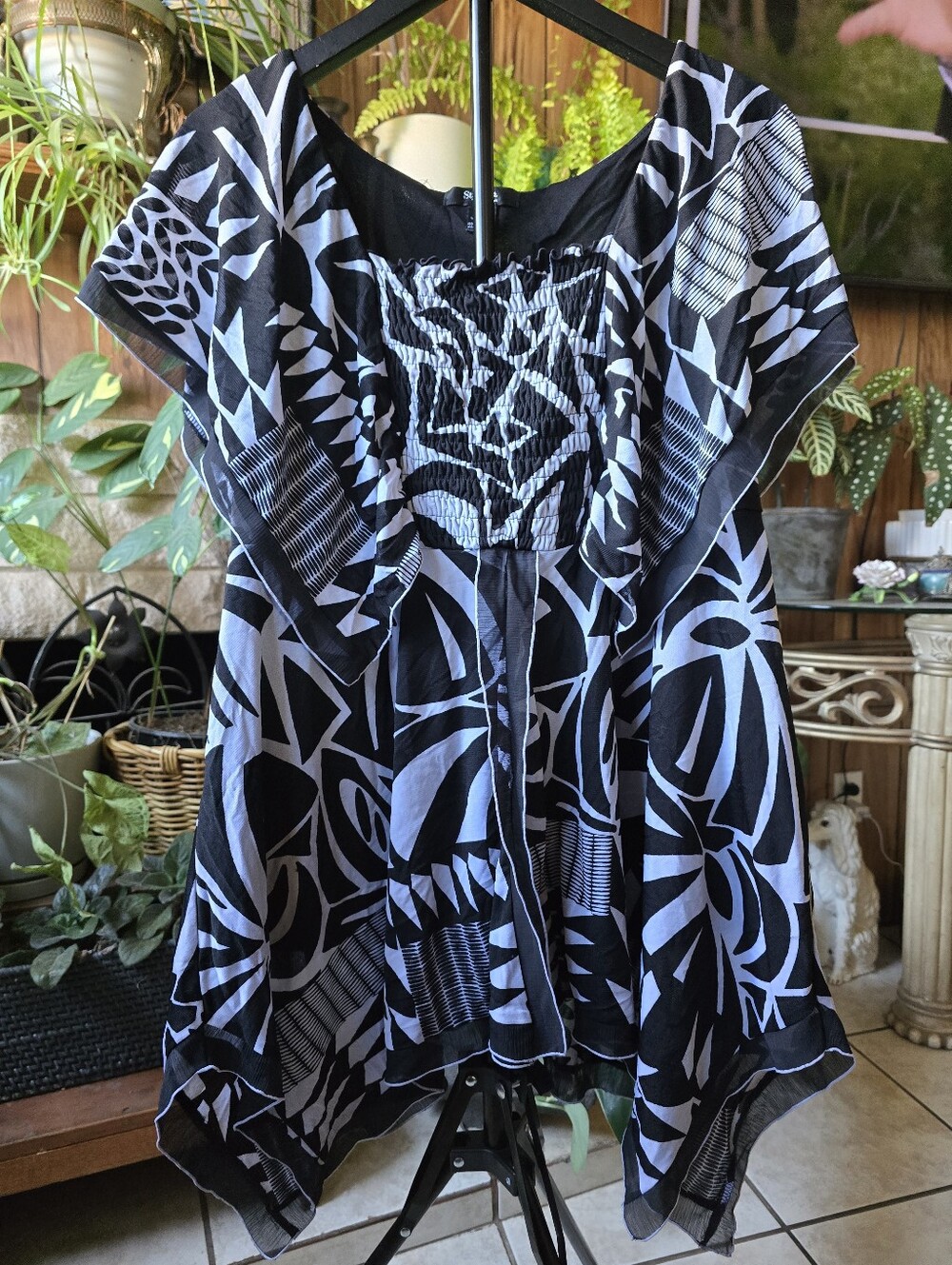 Style & Co. Black and White Flutter-Sleeve Tunic Top